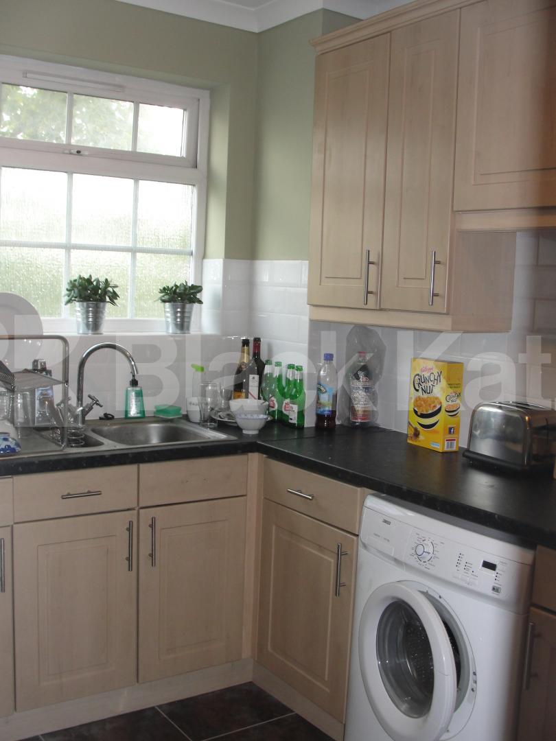 			LET, 1 Bedroom, 1 bath, 1 reception Apartment			 Ashby Mews, Clapham